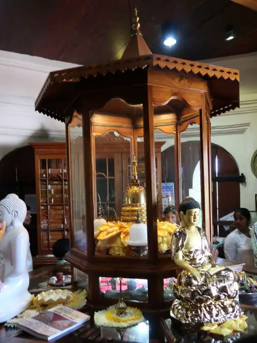 Is the Temple of the Tooth worth a visit, Kandy, Sri Lanka